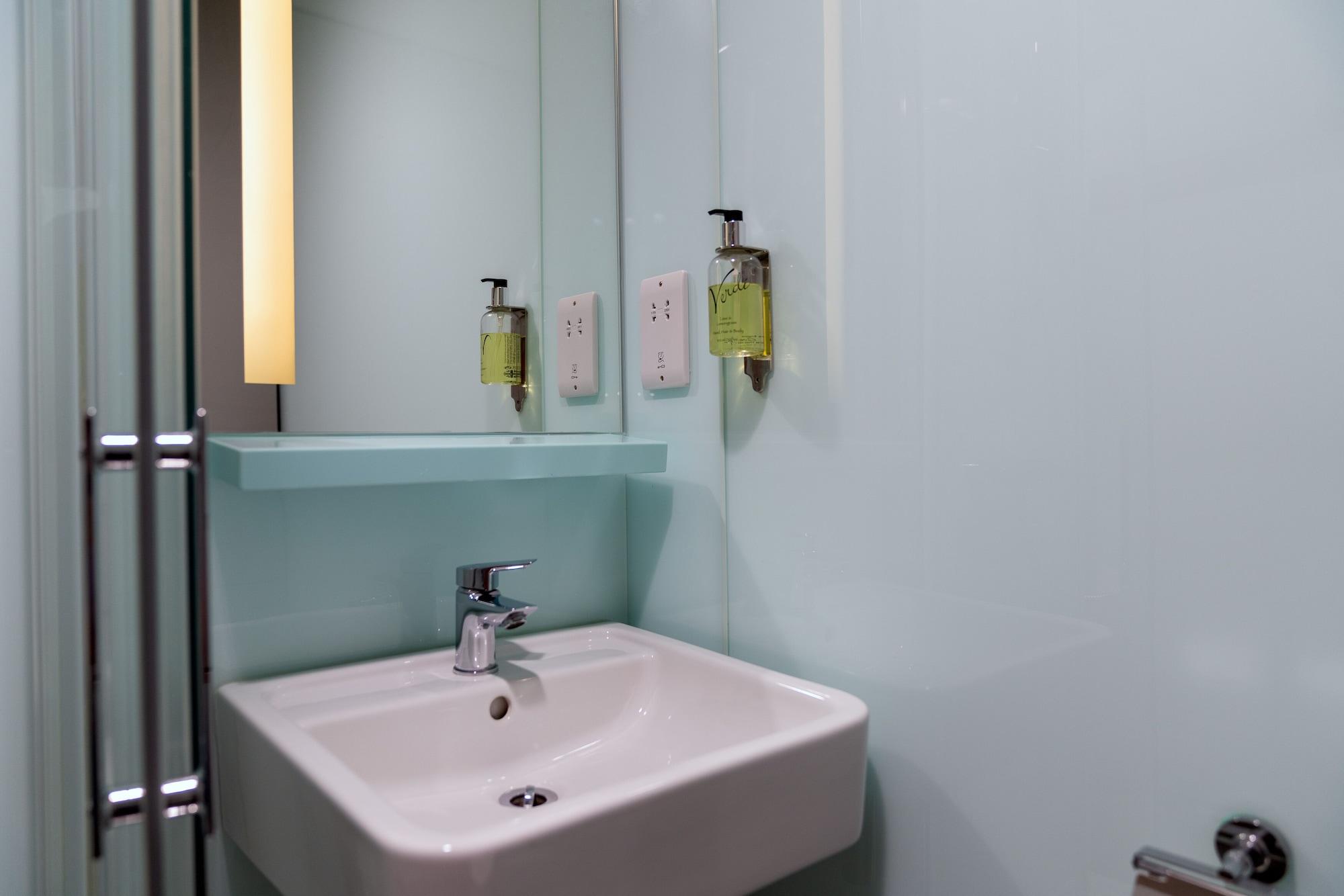 Easyhotel Бирмингем Экстерьер фото