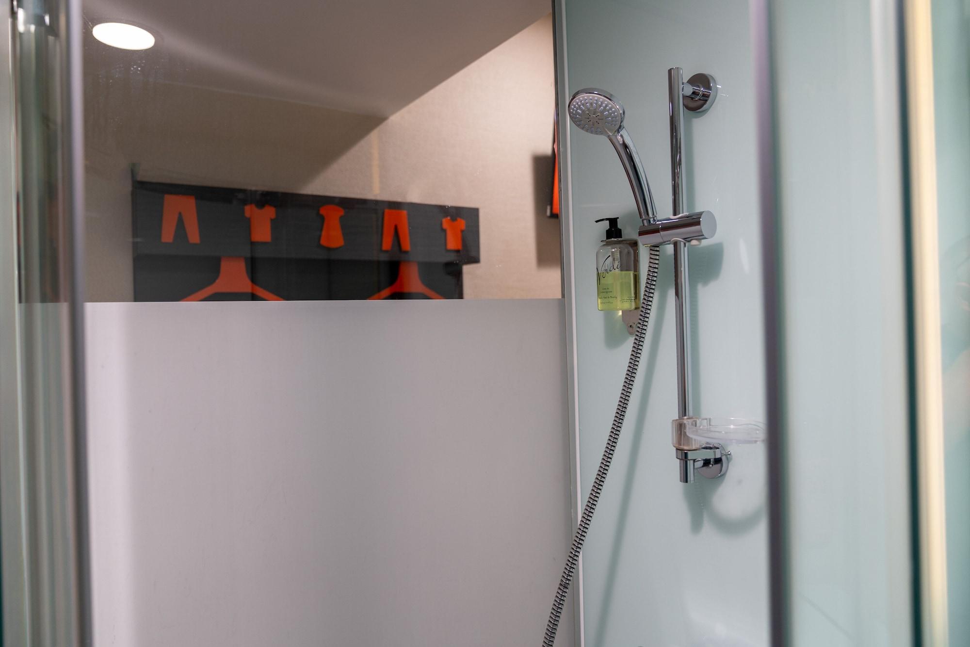 Easyhotel Бирмингем Экстерьер фото