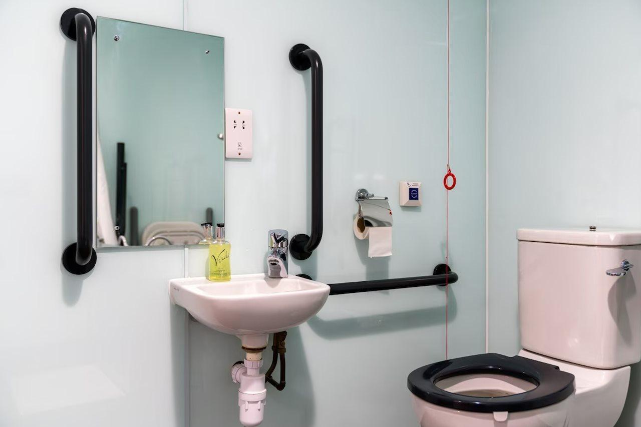 Easyhotel Бирмингем Экстерьер фото